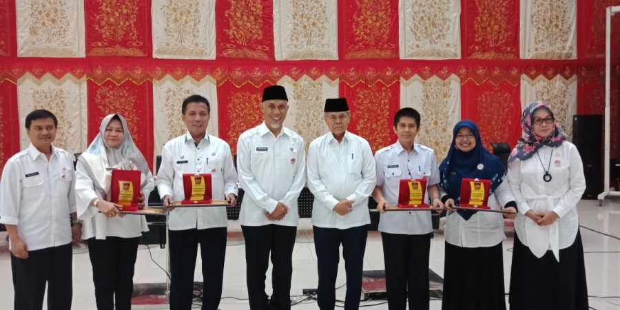 Penghargaan OPD Terbaik Tahun 2018 kategori Badan di Lingkungan PEMKO Padang